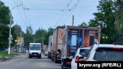 Грузовики на дорогах Керчи, май 2023 года