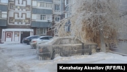 В городе Экибастузе объявлен режим чрезвычайной ситуации: тысячи семей остались без тепла. В ночь на 27 ноября на местной ТЭЦ в результате аварии вышло из строя несколько агрегатов. Павлодарская область, 28 ноября 2022 года