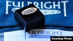 Логотип учебной программы Fulbright Foreign.