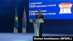 Аким Астаны Бахыт Султанов на отчетной встрече с жителями столицы. Астана, 20 февраля 2019 года.