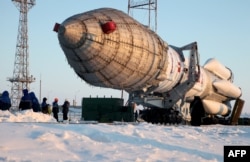 Российская ракета со спутником Turksat-4A на космодроме Байконур. 11 февраля 2014 года.