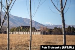 Дом, предположительно принадлежащий Болату Назарбаеву. Шамалган, 28 ноября 2018 года.